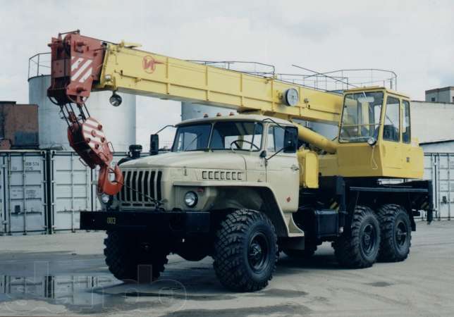 Автокран 16т, стрела 18м, вездеход