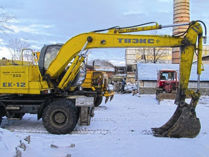 Экскаватор колесный ЕК-12, ковш 0.6 м.куб