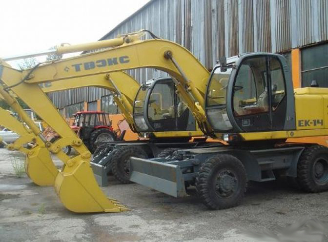Экскаватор колесный ЕК-14, ковш 0.7 м.куб