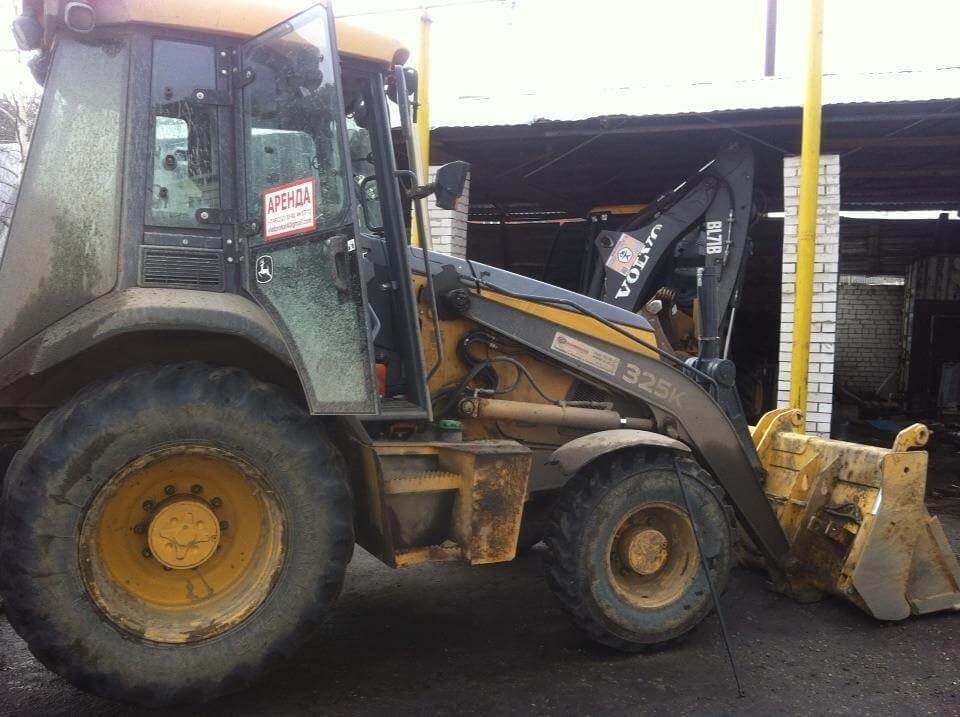 Экскаватор погрузчик JOHN DEERE 325K